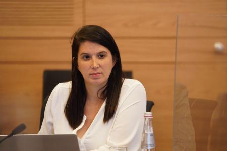 لأول مرة بتاريخ الكنيست: أول رئيسة صماء للجنة برلمانية